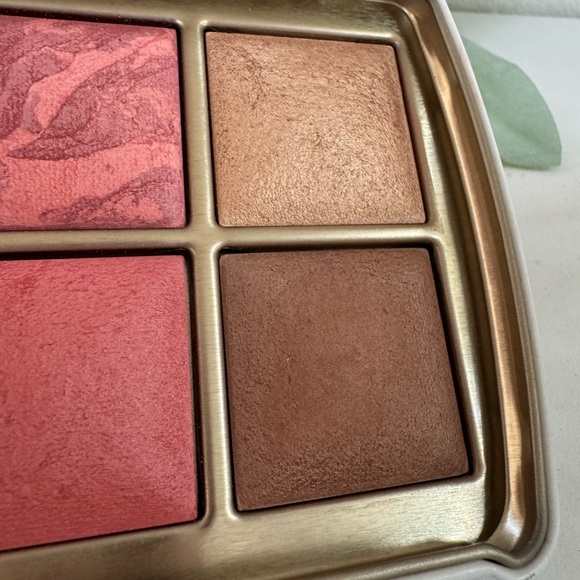 Hourglass Radiant AMBIENT Blush OWL PALETTE - Picture 4 of 13